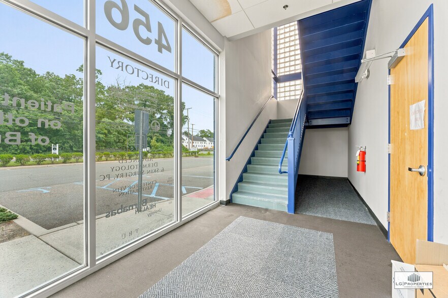 More Photos Of 456 Chestnut St, Lakewood Office For Lease