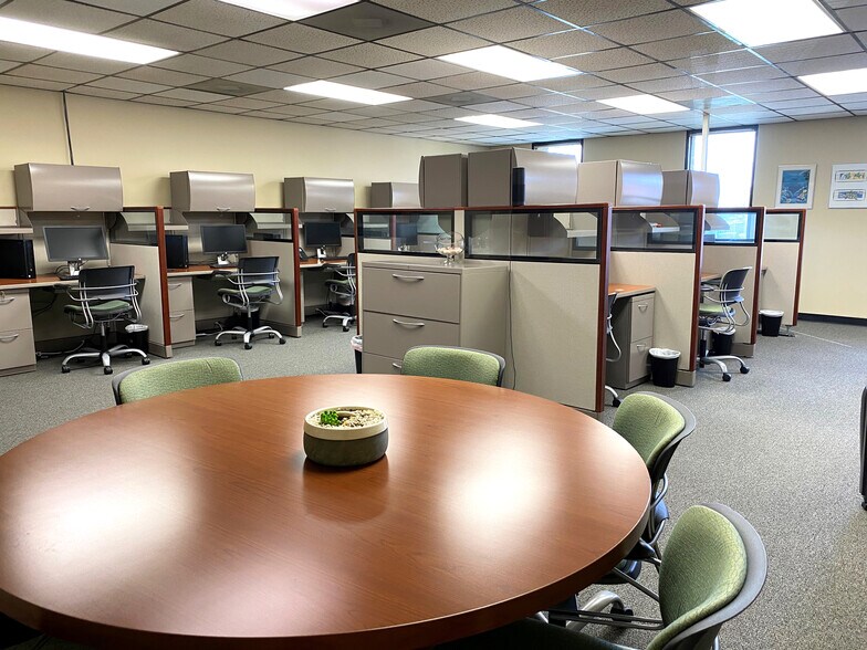 More Photos Of 101 N Lynnhaven Rd, Virginia Beach Office For Lease