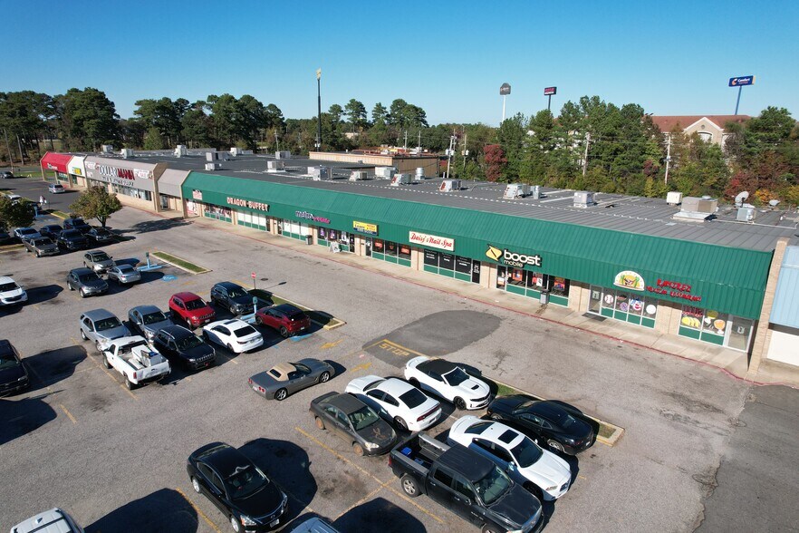 Primary Photo Of 6713, 6715, 672 Pines Rd. Rd, Shreveport General Retail For Sale