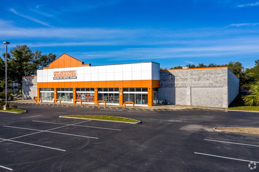 More Photos Of 7802 S Orange Blossom Trl, Orlando General Retail For Lease