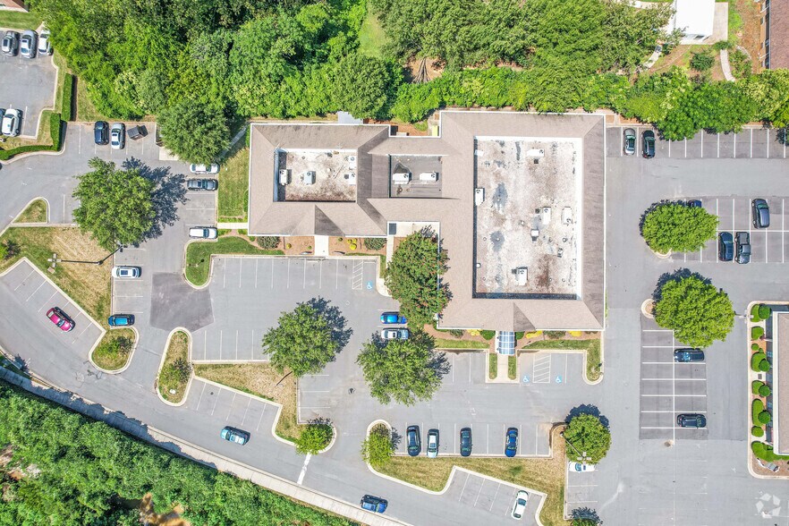 More Photos Of 2620 E 7th St, Charlotte Medical For Sale