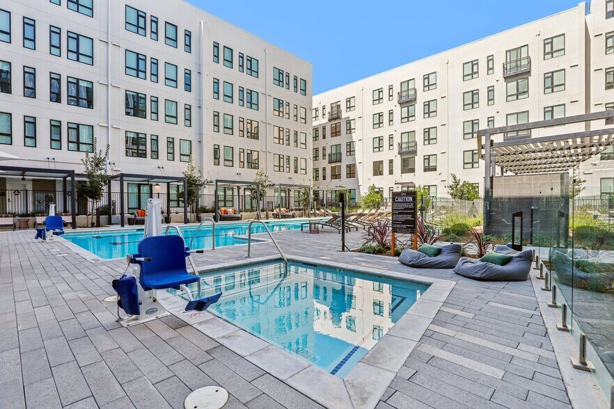 More Photos Of 251 6th St, Sacramento Apartments For Lease