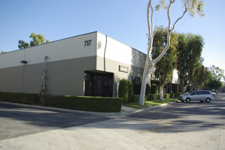 More Photos Of 657-727 Brea Canyon Rd, Walnut Unknown For Lease