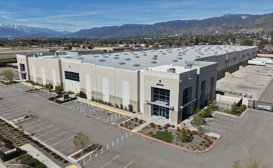 More Photos Of 27400 5th St, Highland Warehouse For Lease