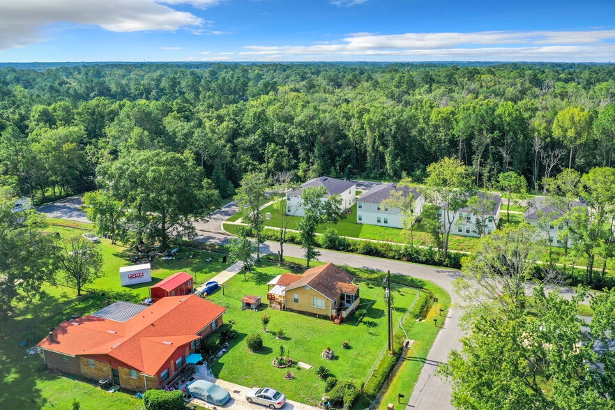 More Photos Of 6421 Breezy Oaks Way, Jacksonville Apartments For Sale