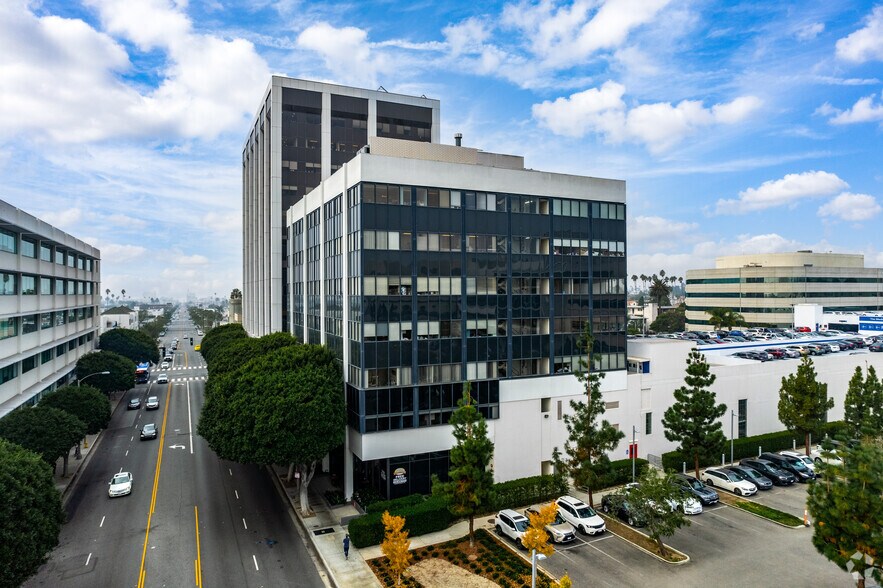 More Photos Of 2021 Santa Monica Blvd, Santa Monica Office For Lease