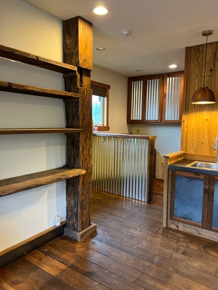 More Photos Of 10191 Donner Pass Rd, Truckee Freestanding For Lease
