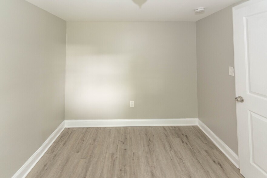 More Photos Of 332 S Franklintown Rd, Baltimore Apartments For Sale