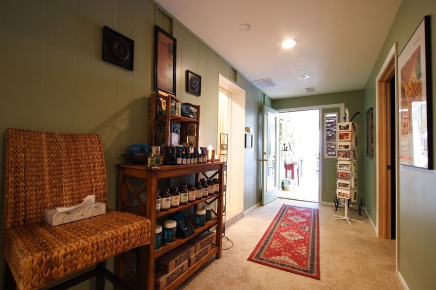 More Photos Of 220 S Ashland St, Cambridge Storefront Retail Office For Sale