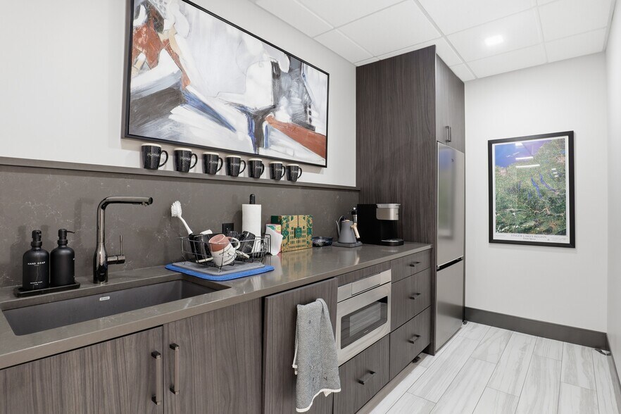 More Photos Of 1000 Pittsford Victor Rd, Pittsford Office For Lease