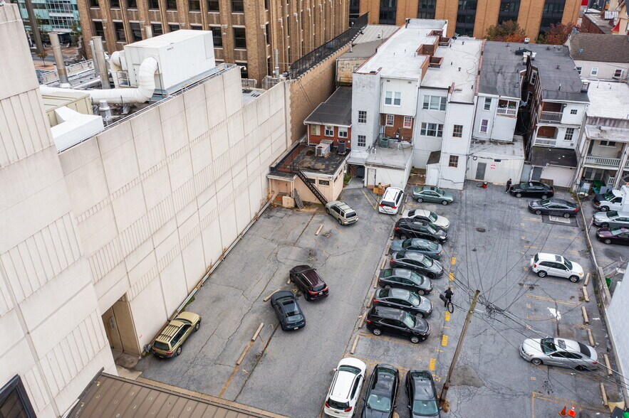 More Photos Of 911 W Hamilton St, Allentown Storefront Retail Office For Sale