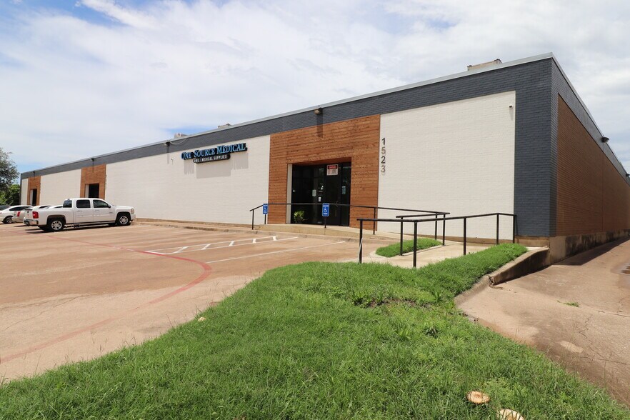 Primary Photo Of 1511-1523 Prudential Dr, Dallas Light Distribution For Lease