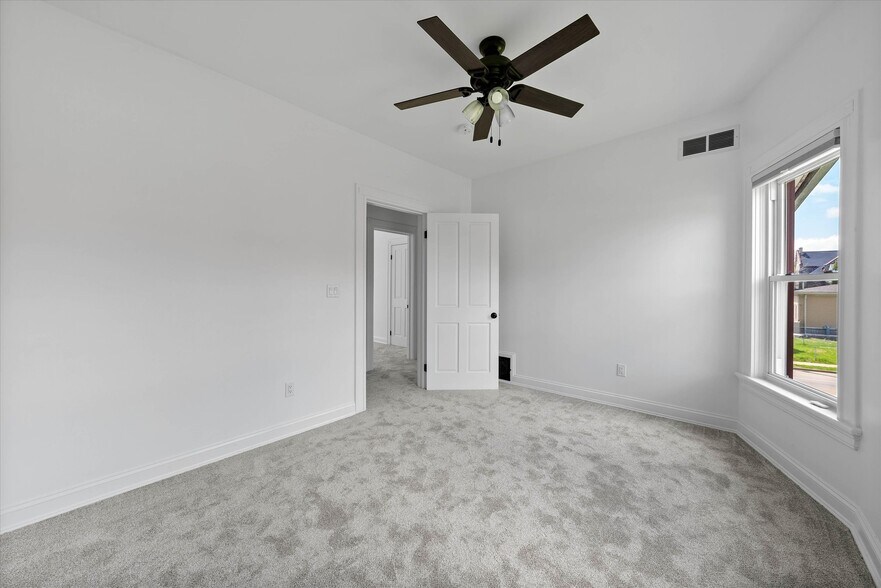 More Photos Of 124 W North Ave, Milwaukee Daycare Center For Sale