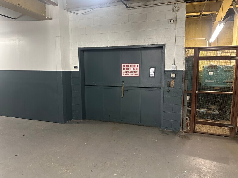 More Photos Of 567 52nd St, West New York Manufacturing For Lease