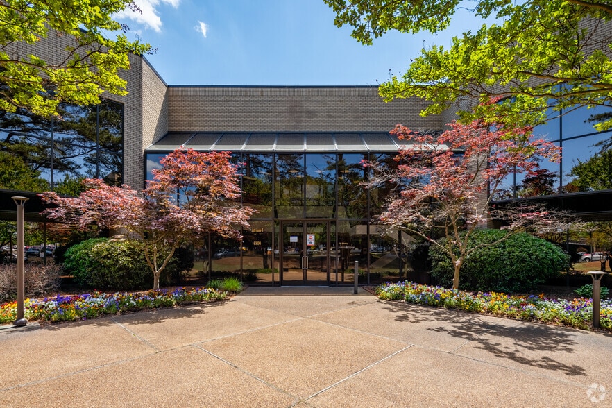 More Photos Of 6800 Poplar Ave, Memphis Office For Lease