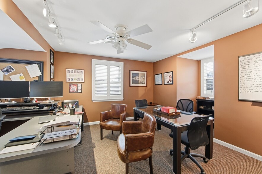 Primary Photo Of 4024 West Chester Pike, Newtown Square Office For Lease