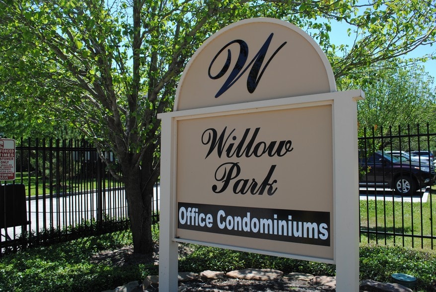 More Photos Of 12824 Willow Centre Dr, Houston Medical For Sale