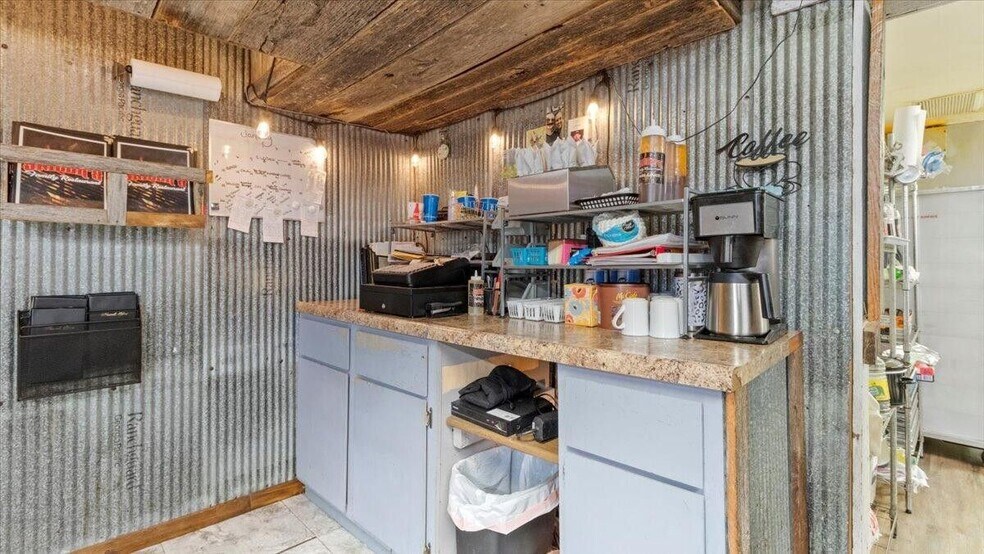 More Photos Of 1027 Porter Wagoner Blvd, West Plains Restaurant For Sale