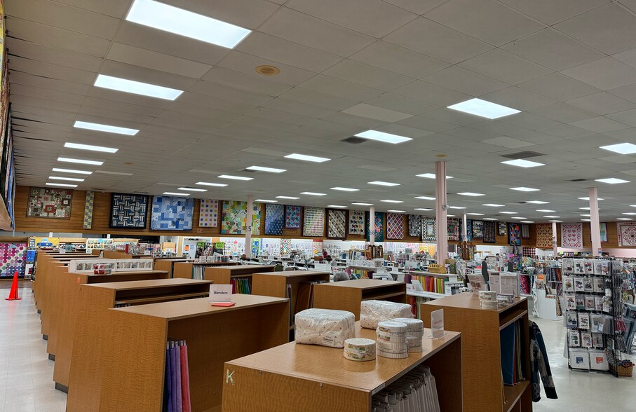More Photos Of 144 Wilson Pike, Brentwood Freestanding For Lease