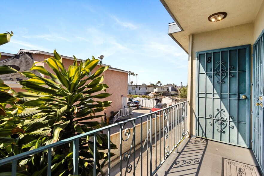 More Photos Of 3823 Wisconsin St, Los Angeles Apartments For Sale