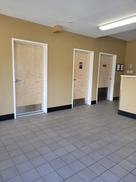 More Photos Of 3451 College Rd, Fairbanks General Retail For Sale