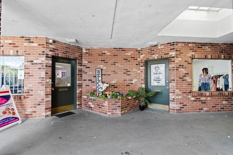 More Photos Of 5801-5841 Dahlia Dr, Orlando Office For Sale