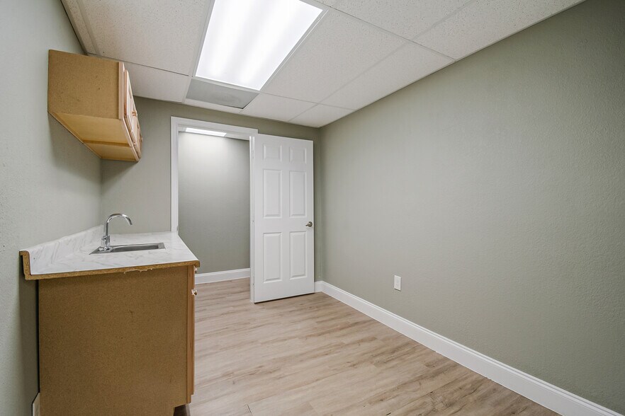 More Photos Of 440 Plumosa Ave, Casselberry Warehouse For Lease
