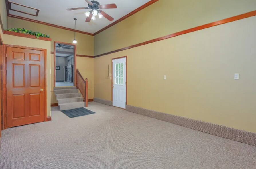 More Photos Of 1015 W Main St, Salem General Retail For Sale