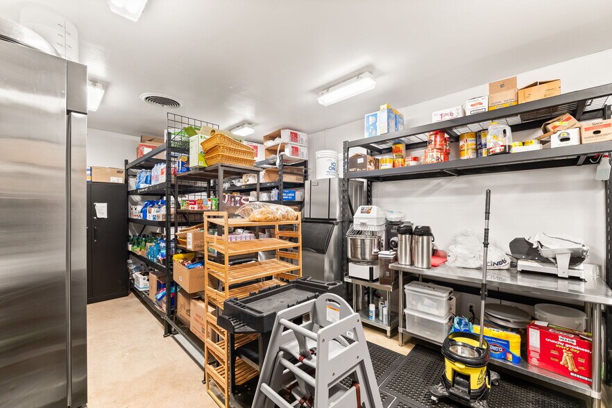 More Photos Of 28192 Silverado Canyon Rd, Silverado General Retail For Sale