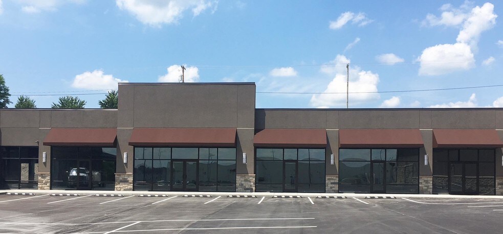 More Photos Of 100 Bacho Way, London Storefront For Lease