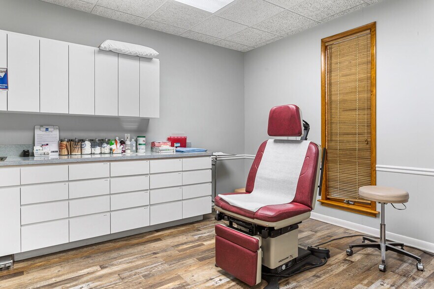 More Photos Of 609 Indian Rocks Rd, Belleair Medical For Sale