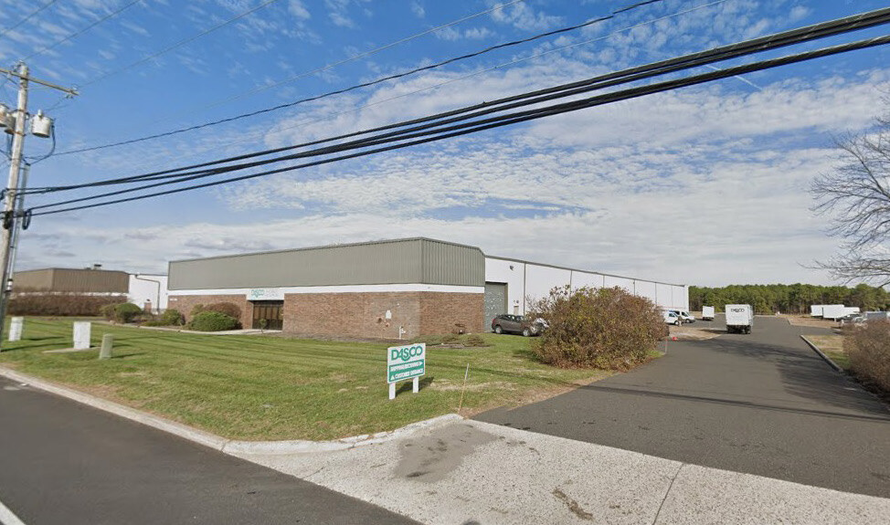 More Photos Of 1705 Oak St, Lakewood Warehouse For Lease