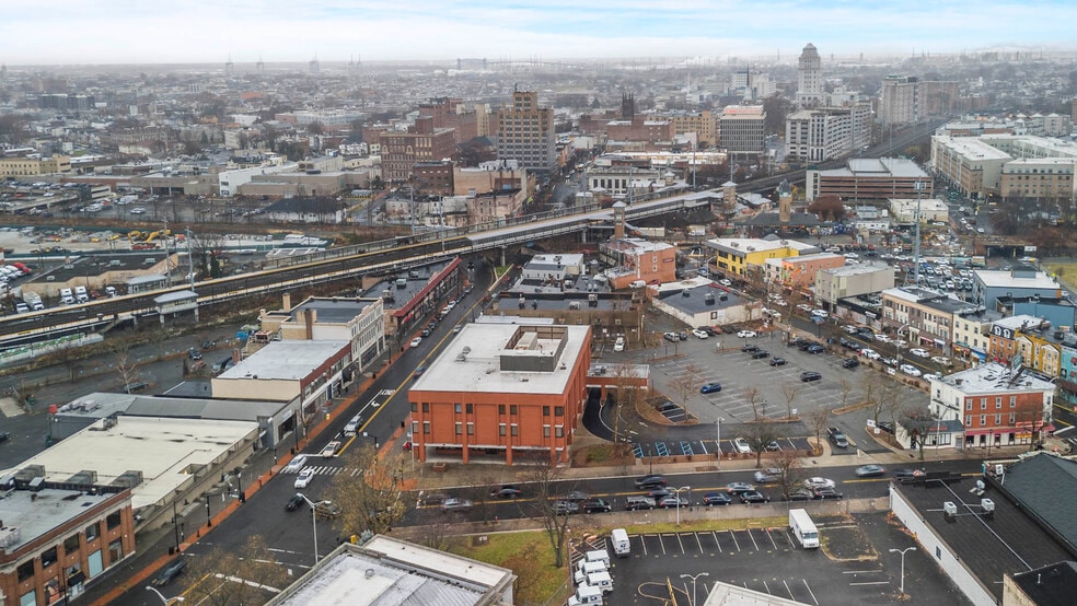 More Photos Of 288 N Broad St, Elizabeth Office For Lease