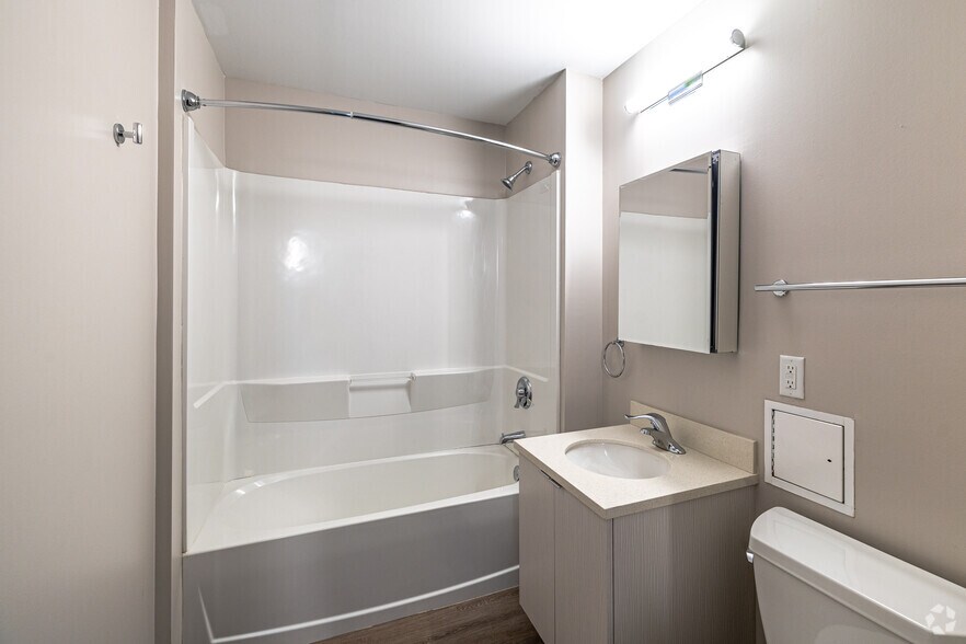 More Photos Of 735 W Wisconsin Ave, Milwaukee Apartments For Sale