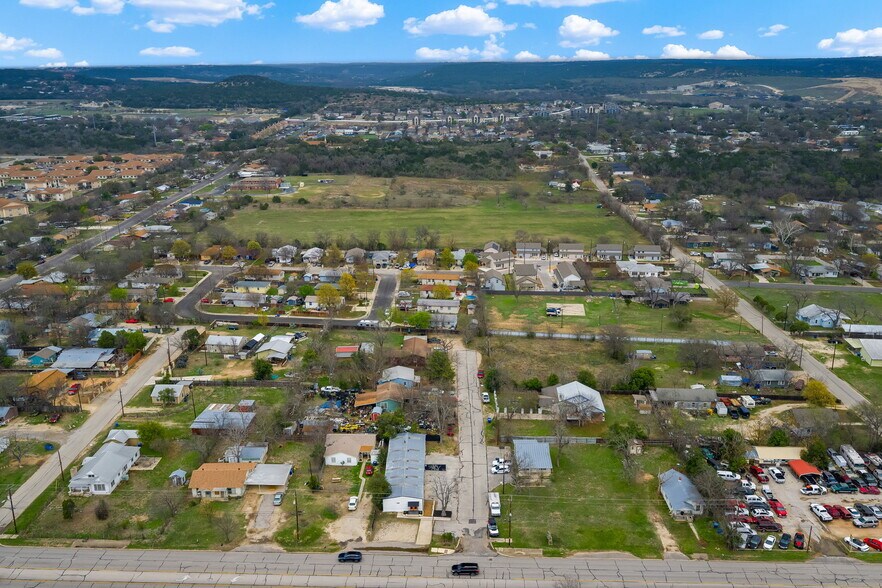 More Photos Of 2610 Memorial Blvd, Kerrville Industrial For Sale