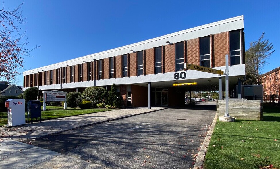More Photos Of 80 Maple Ave, Smithtown Office For Lease