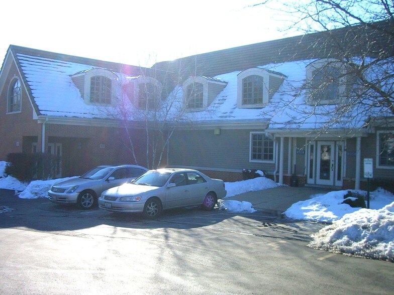 More Photos Of 201 E Dundee Rd, Palatine Office For Sale