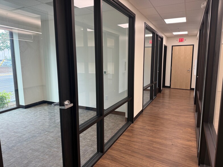 More Photos Of 125 Cap Ct, Eugene Light Distribution For Lease