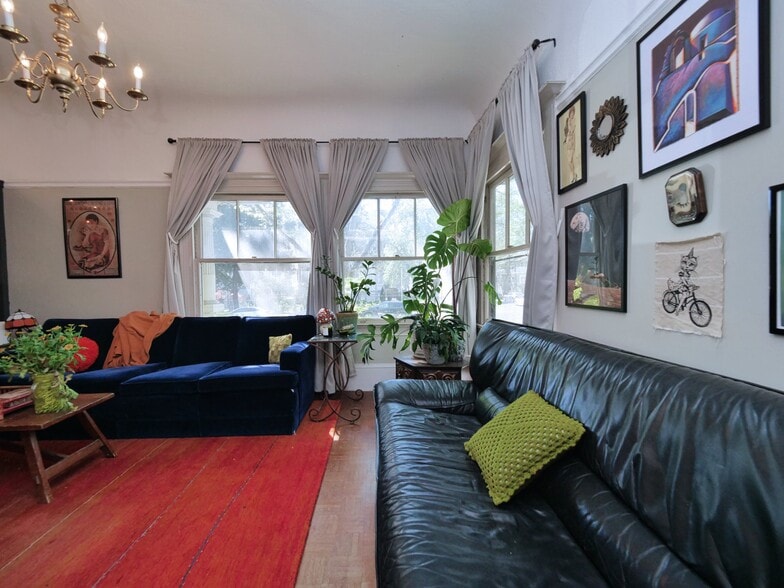 More Photos Of 1901-1903 H St, Sacramento Apartments For Sale