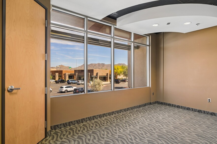 More Photos Of 8765 E Bell Rd, Scottsdale Loft Creative Space For Sale