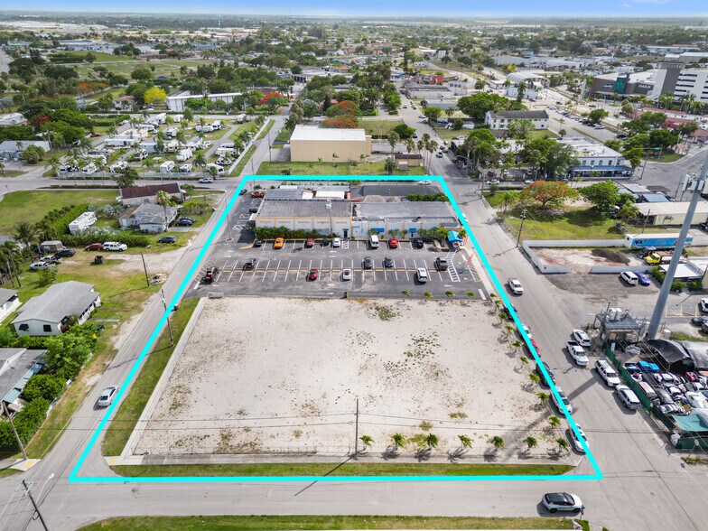 More Photos Of 17 NE 1st Rd, Homestead Storefront Retail Office For Sale