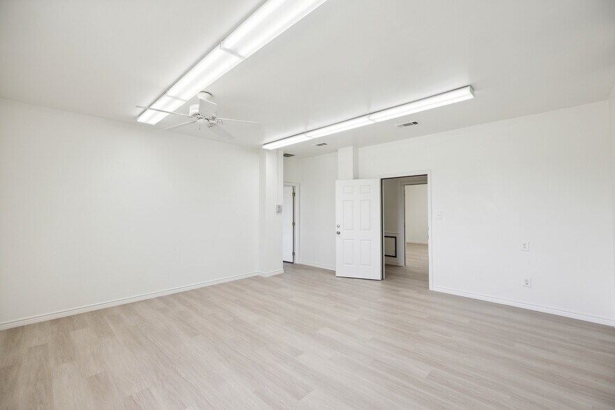 More Photos Of 3606 Marvin D Love Fwy, Dallas Medical For Lease