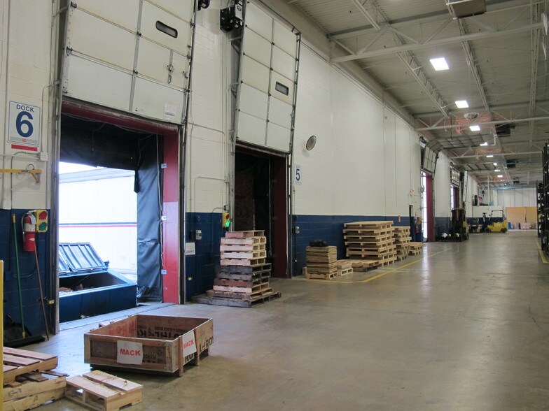 More Photos Of 1828 Freedom Rd, Lancaster Warehouse For Lease
