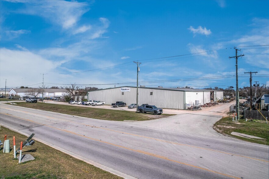 More Photos Of 2259 Innovation Blvd, Hutto Warehouse For Lease
