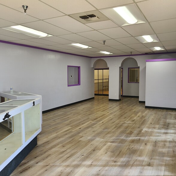 More Photos Of 4520 Stine Rd, Bakersfield Warehouse For Lease