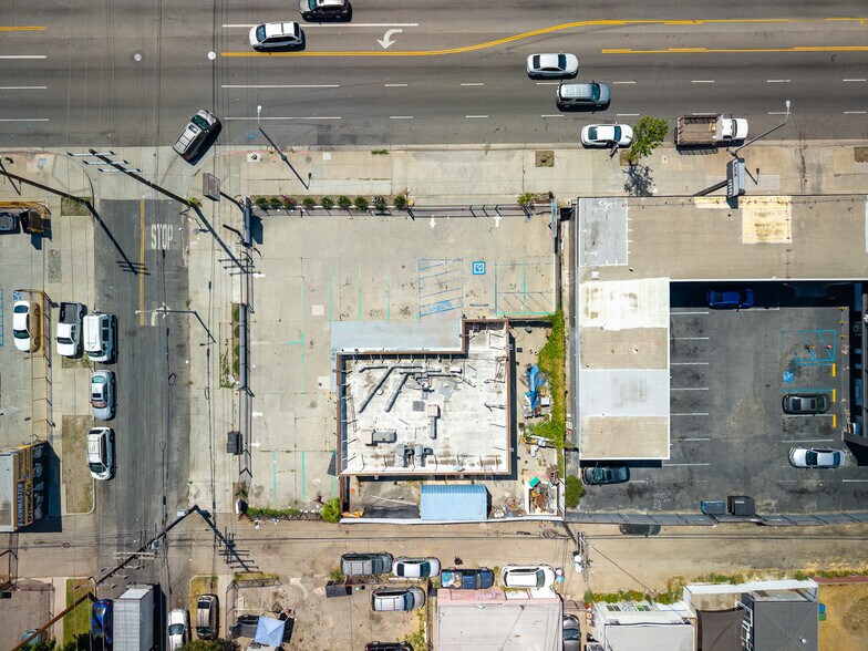 More Photos Of 853 E Manchester Ave, Los Angeles Restaurant For Sale