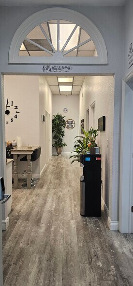 More Photos Of 7223 N Manhattan Ave, Tampa Office For Lease