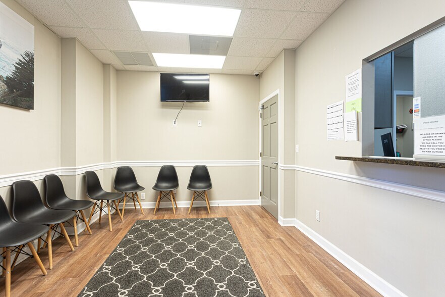 More Photos Of 12959 Palms West Dr, Loxahatchee Medical For Sale