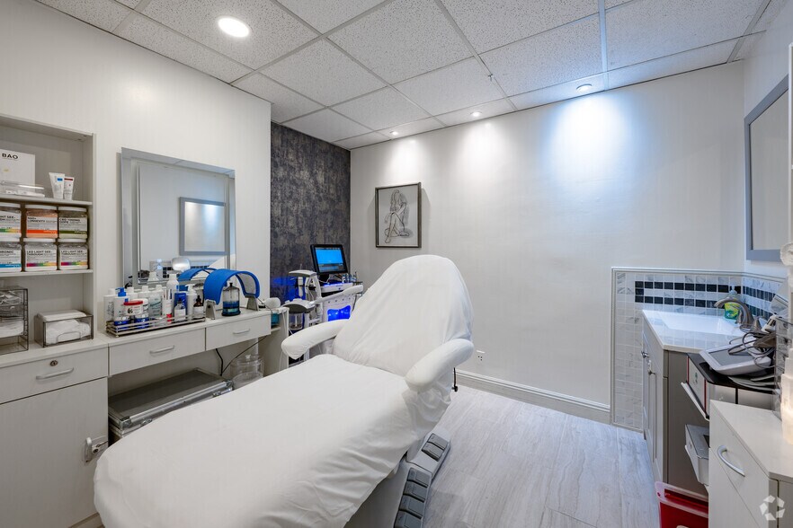 More Photos Of 9025 Wilshire Blvd, Beverly Hills Medical For Lease
