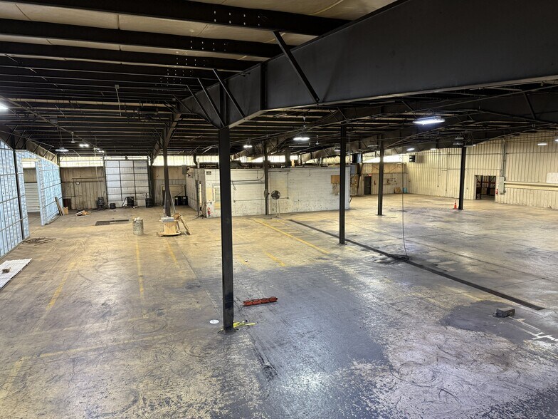 More Photos Of 558 E Penn Ave, Cleona Industrial For Lease